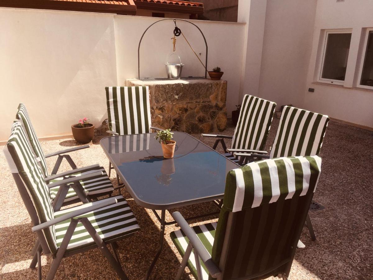 Acogedora Casa Con Patio En El Tiemblo Lejlighed Eksteriør billede